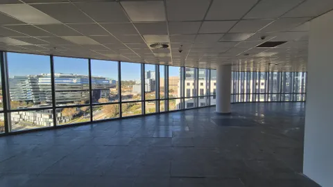 102 Rivonia Road, Sandton has a 375m² Office Space Available To Let (1)